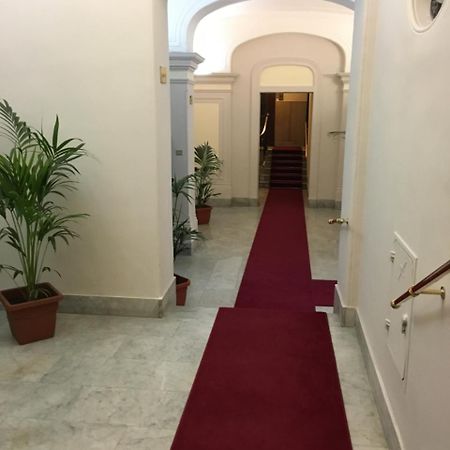 Hotel Versailles Rome Bagian luar foto