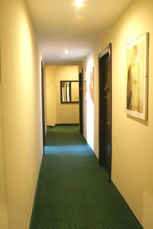 Hotel Versailles Rome Bagian luar foto