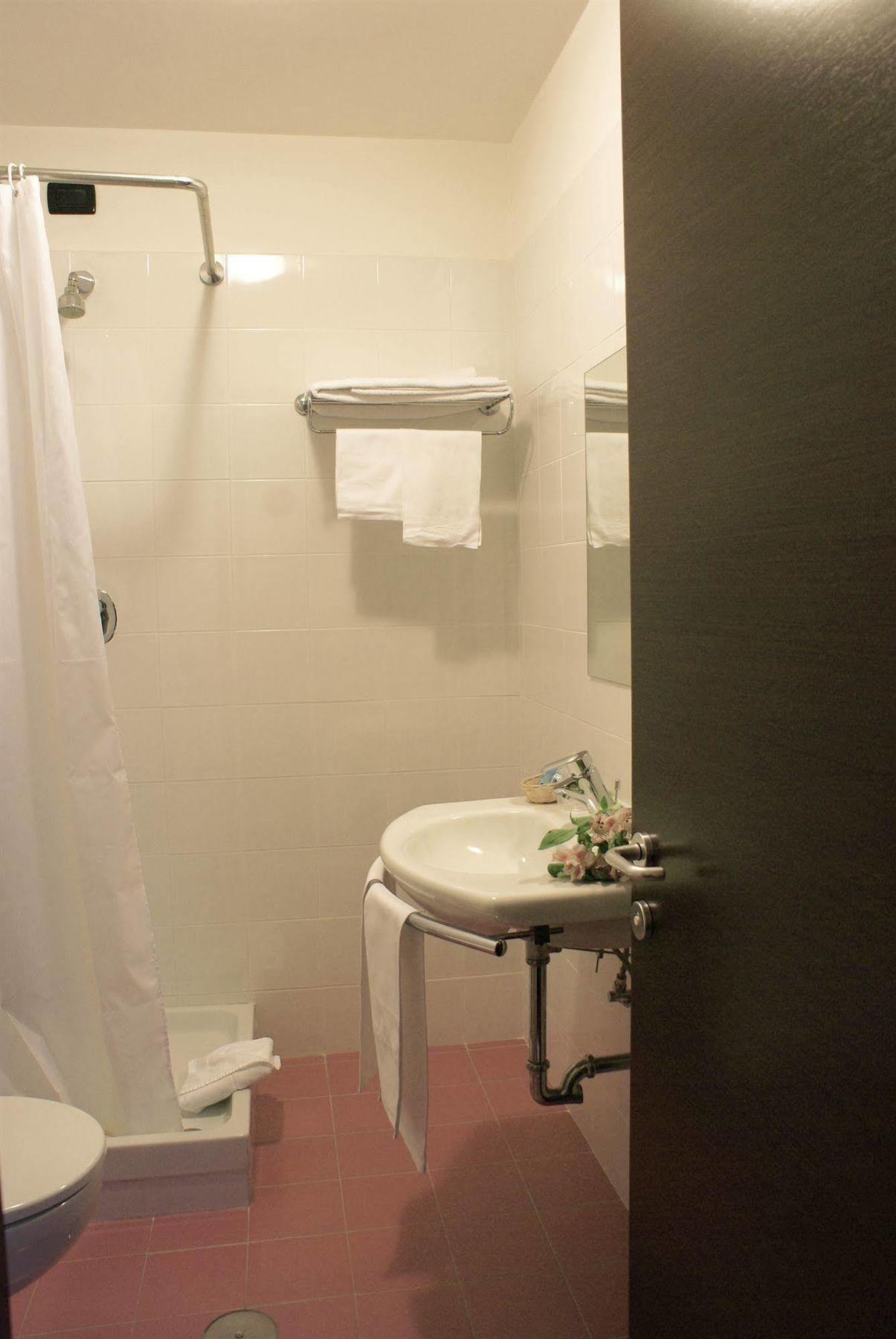Hotel Versailles Rome Bagian luar foto