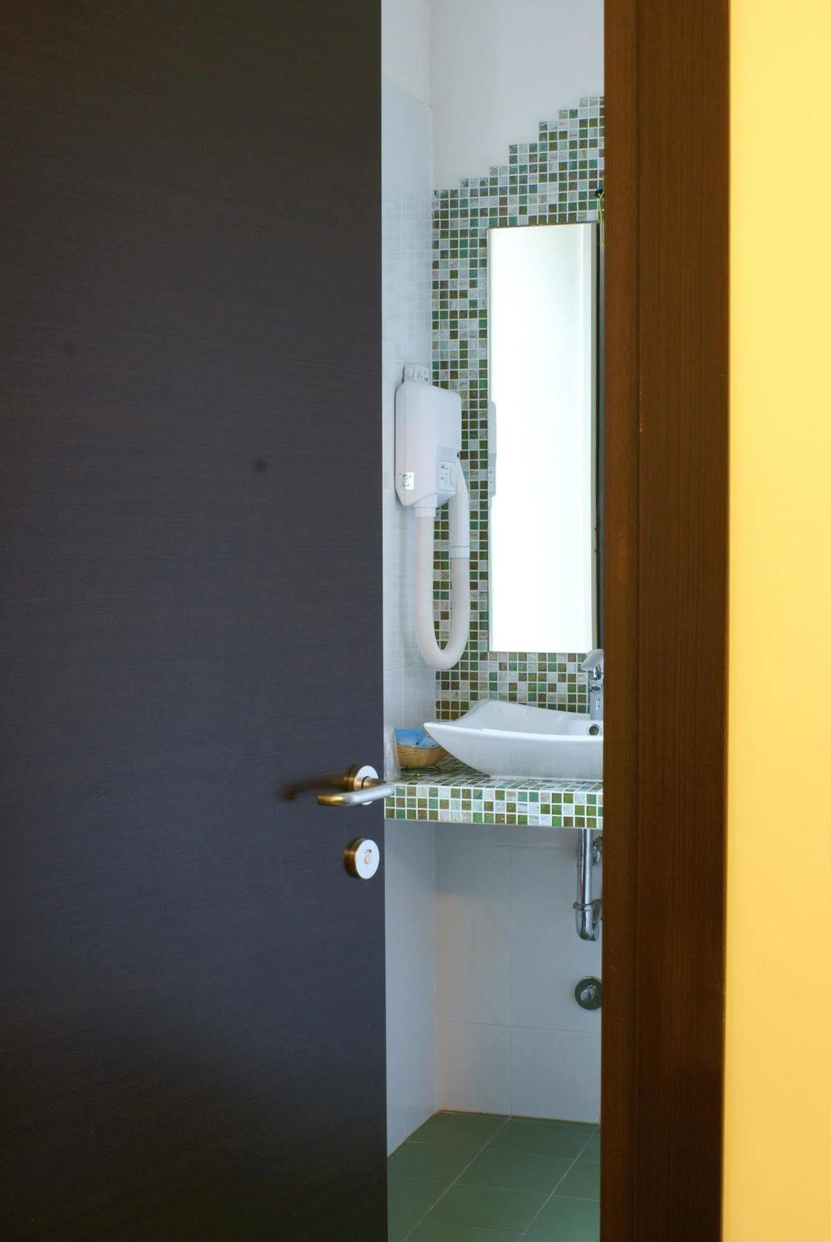 Hotel Versailles Rome Bagian luar foto